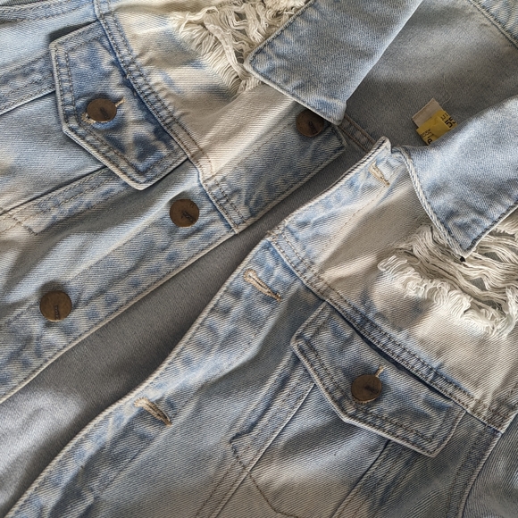 Like New - Mono B Denim Jacket - Medium - Picture 4 of 6